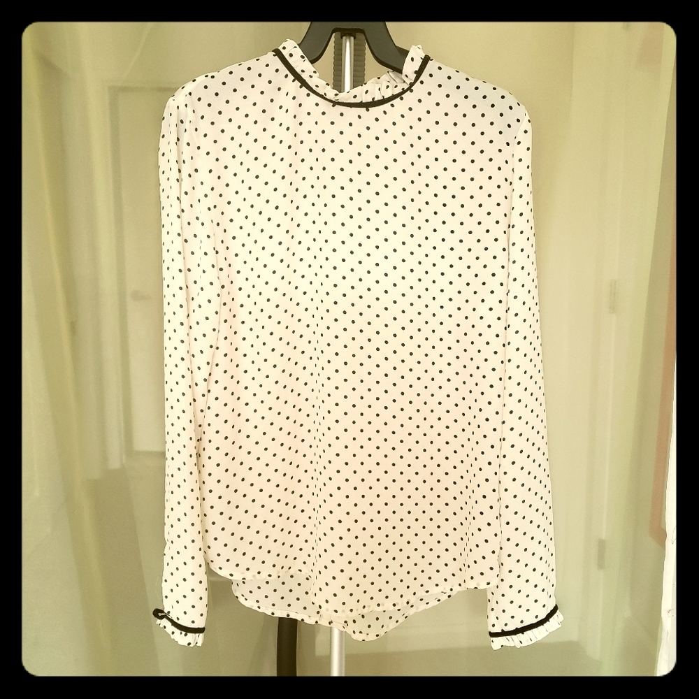 Mock neck polka dot blouse in size L